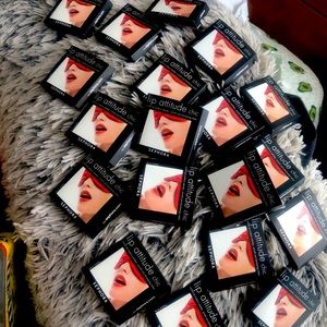 Sample size Sephora lip attitude chic